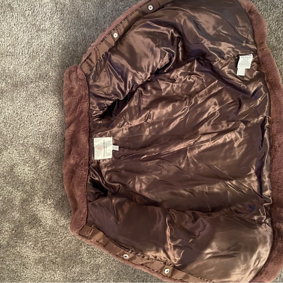 Girls winter faux fur bomber jacket. Like new condition (worn twice) - Picture 2 of 4